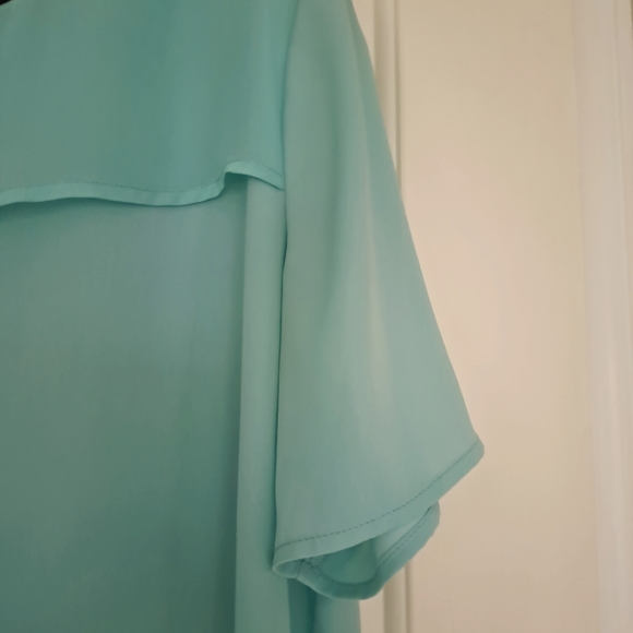 BCBG Generation lightweight sheer blouse top. Size M. - Picture 4 of 8